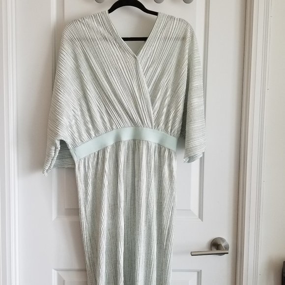 NWOT Mint Green Pleated Midi Wrap Dress - Picture 10 of 10